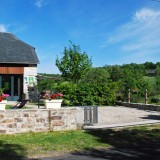 Le gîte et la place de parking